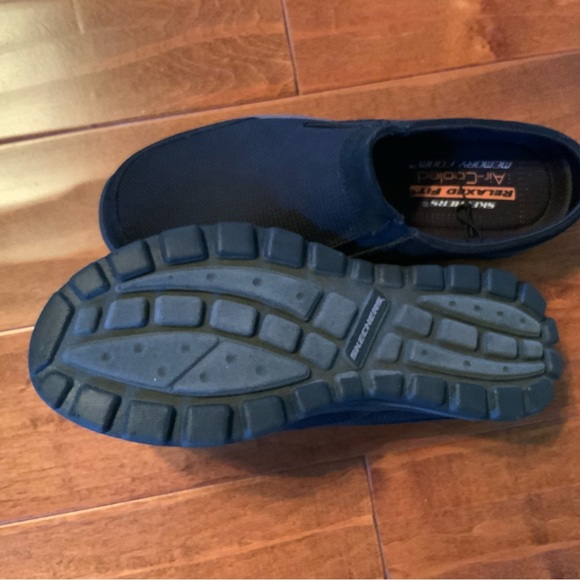 Men’s Air-cooled memory foam Skechers - Picture 3 of 3